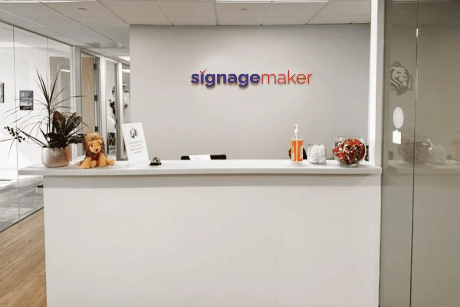 Why Choose Signage Maker